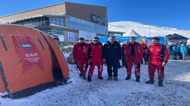 SAR ekibi çığ eğitimine katıldı