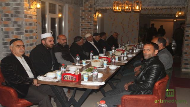 Şehit aileleri ve vatandaşlar iftar yemeğinde buluştu