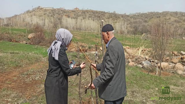 Yetiştiricilere Aşılama ve Budama Eğitimi