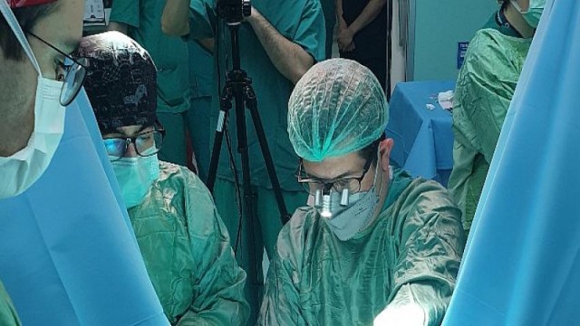 Avrupalı Ürologlar Türk doktorun koordinatörlüğünde canlı yayınlanan operasyona katıldı