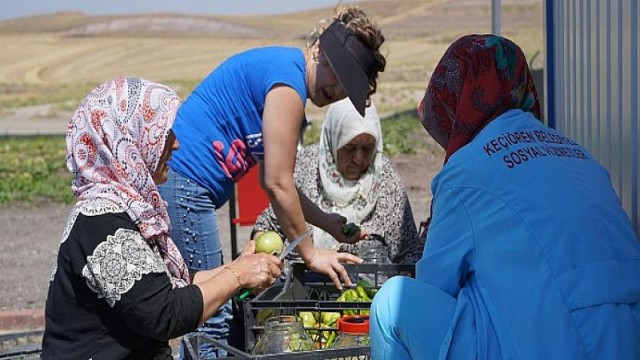 Gönül Köşkü Huzurevi’nin Turşuları Bostandan