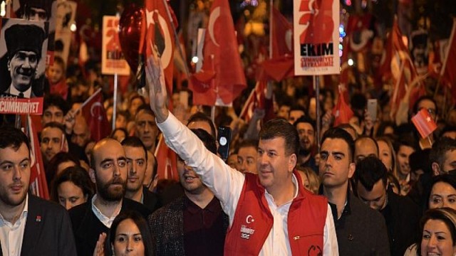 Cumhuriyet’in 100. Yılı’na 1 Kala Kadıköy’de Cumhuriyet Coşkusu