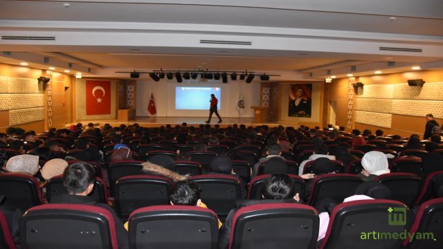 Öğrencilere “Güvenli gençlik güvenli gelecek” semineri verildi