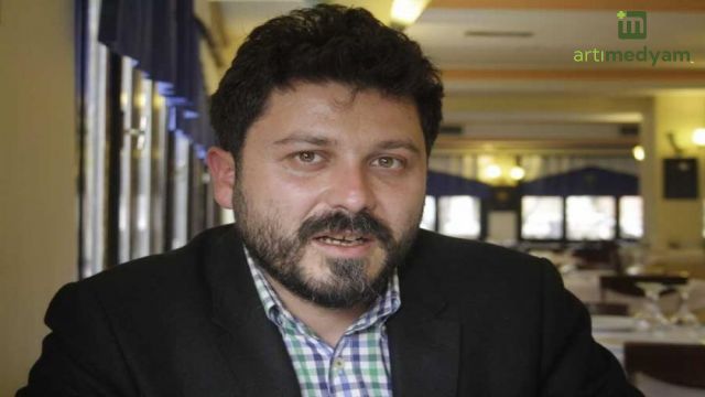 Barış Akademisyeni Dinçer Demirkent’in göreve iadesine karar verildi