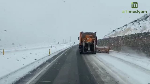 KAR YAĞIŞI ULAŞIMI AKSATTI